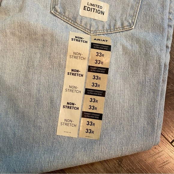 NWT Ariat jeans Mykonos ultra high rise Tom boy distressed jeans 33 reg - Picture 8 of 16